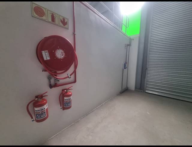 400M² WAREHOUSE TO LET IN PHILIPPI
